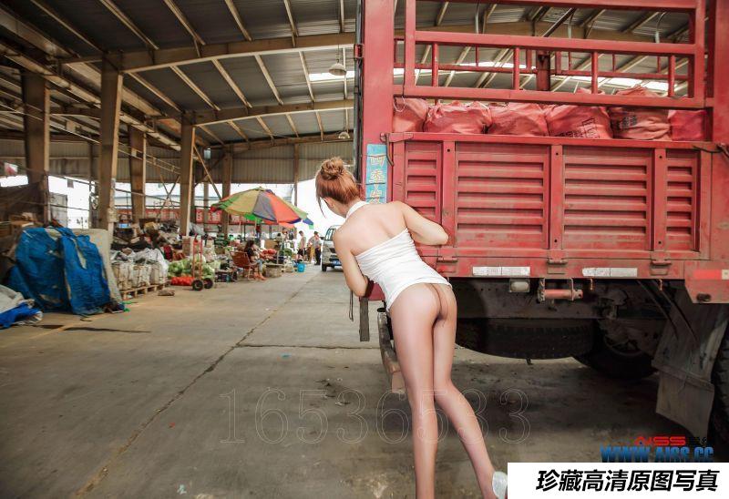 爱丝钻石套图 F6012 闹市&美丝 83P