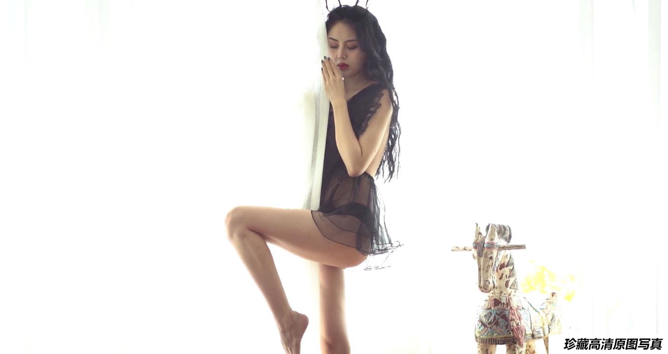 [YALAYI雅拉伊] 2018.12.31 V009 凉儿《童话-视频版》 [1V/136M]