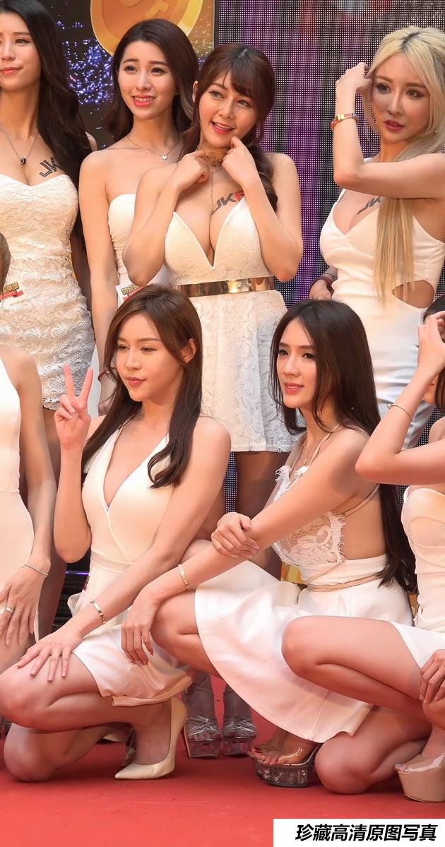 [JKF写真] 2019 黄金娱乐城记者会JKF女郎齐聚深蹲合影[1V]