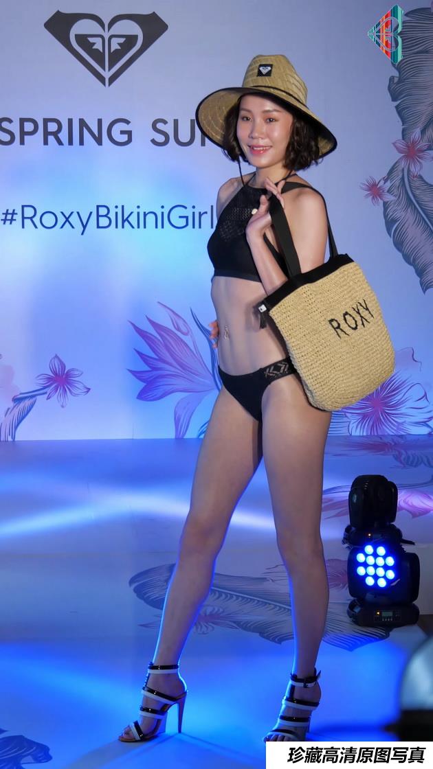 2019春夏比基尼泳裝秀展現時尚魅力[mkv/1.83G]