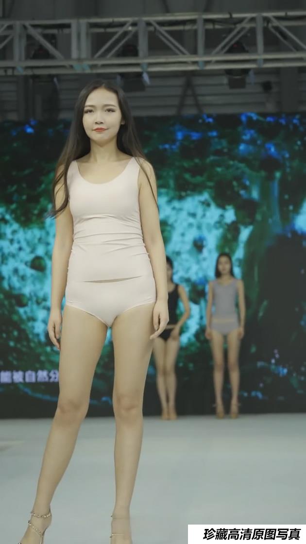 2019中针会简约时尚内衣走秀现场[mp4/134M]