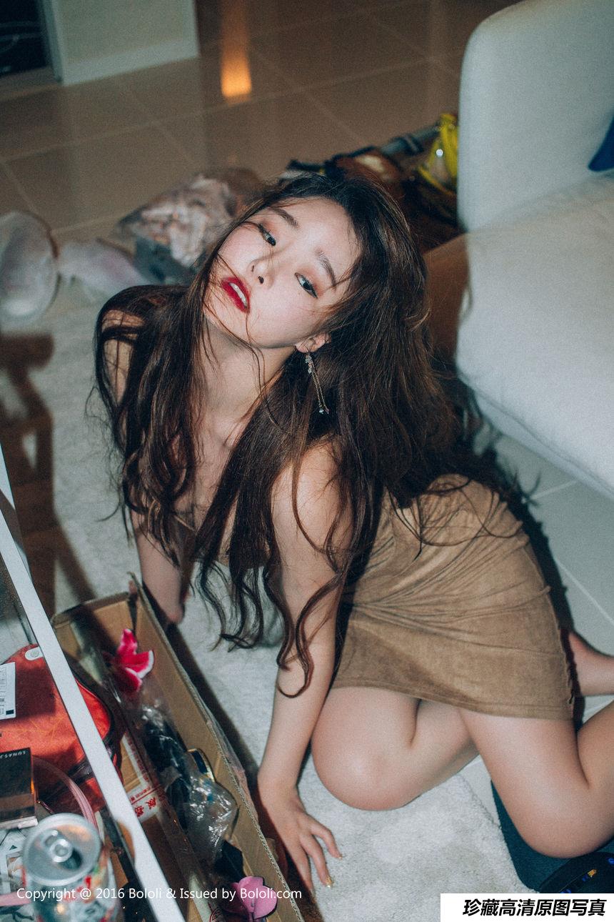 [BoLoLi波萝社]新刊 2017.06.02 BOL64 醉酒の人妻 柳侑绮 [43+1P]