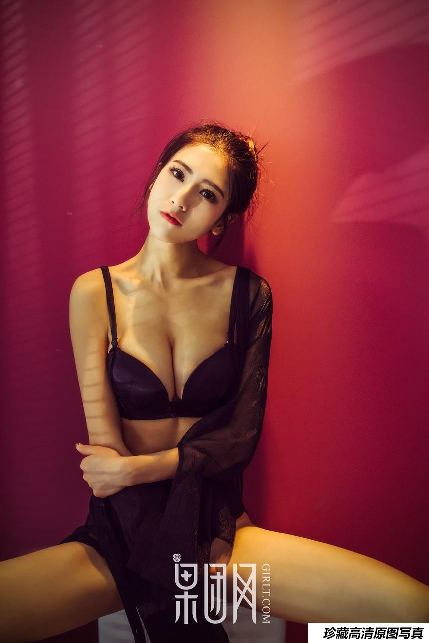 [GIRLT果团网] 2017-07-29 NO.040 长腿嫩模 通灵儿 [57+1P]