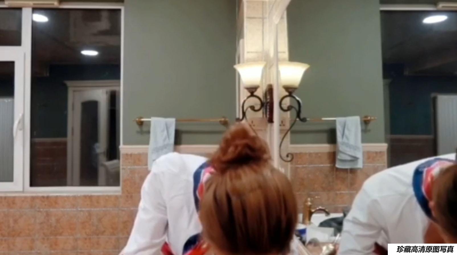 秀人网新秀林文文yooki空姐制服诱惑 二 [1V]