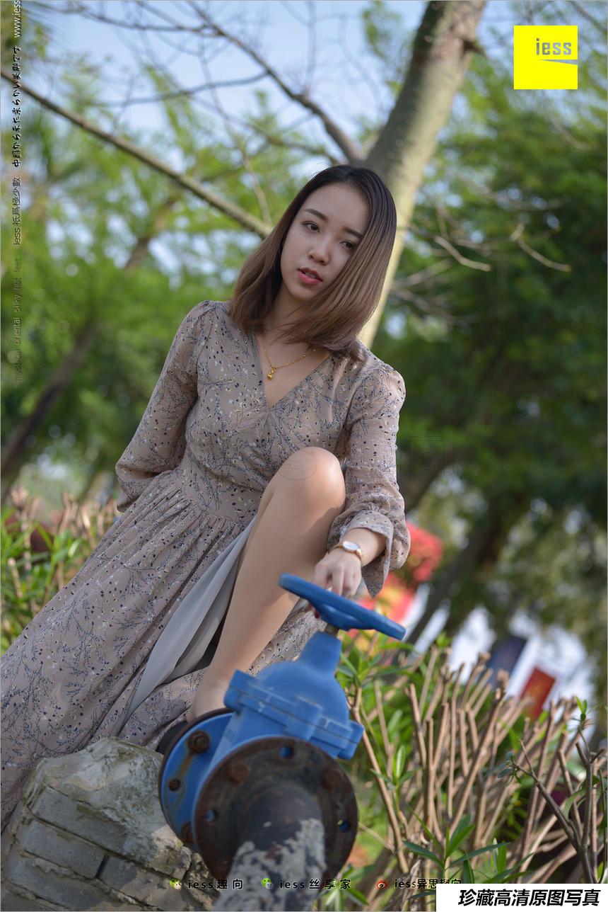 [IESS异思趣向] 2018.04.11 丝足便当215《足鉴》馨月 [98+1P]