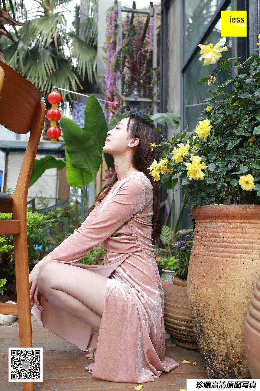 [IESS异思趣向] 2018.04.25 丝享家218《大长腿灰丝凉鞋》紫紫 [99+1P]