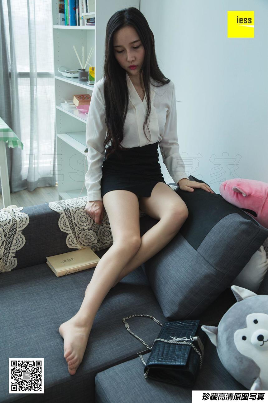 [IESS异思趣向] 2018.10.22 丝享家343：文欣 - 文欣微肉制服美足 [90P]