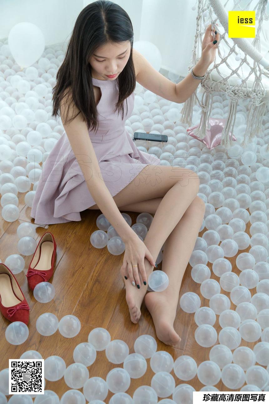 [IESS异思趣向] 2018.10.30 丝享家349：七七 - 红色蝴蝶结平底鞋 [95P]