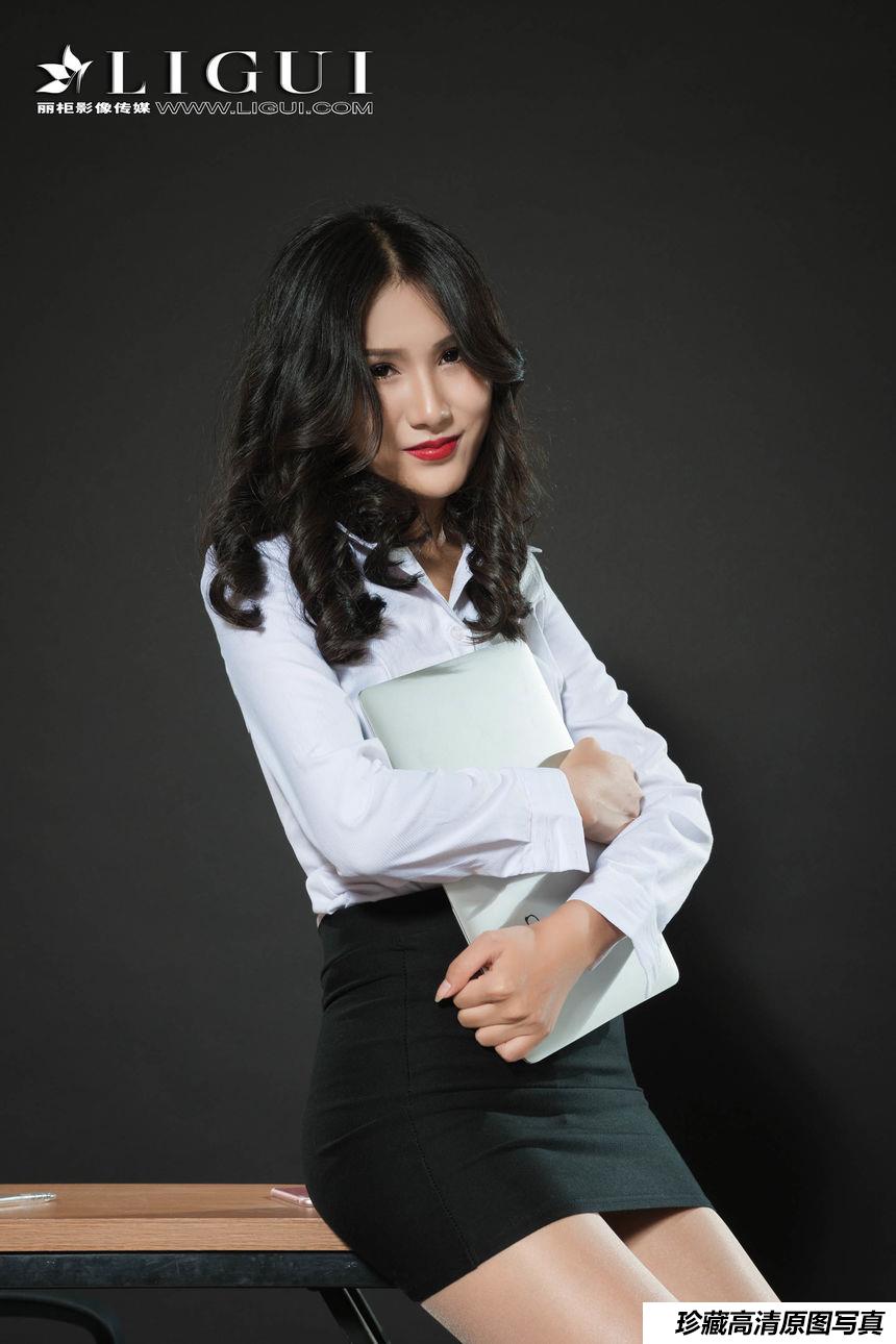 [Ligui丽柜] 2018.11.07 网络丽人 Model 小菲 [65+1P/31.7M]