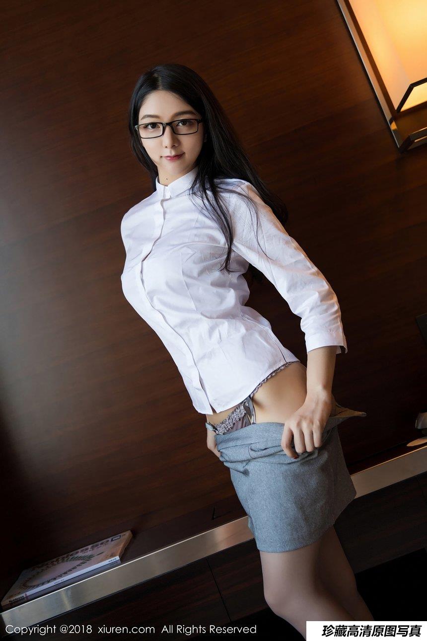 [XIUREN秀人网] 2018.09.21 No.1167  Angela小热巴 [58+1P]