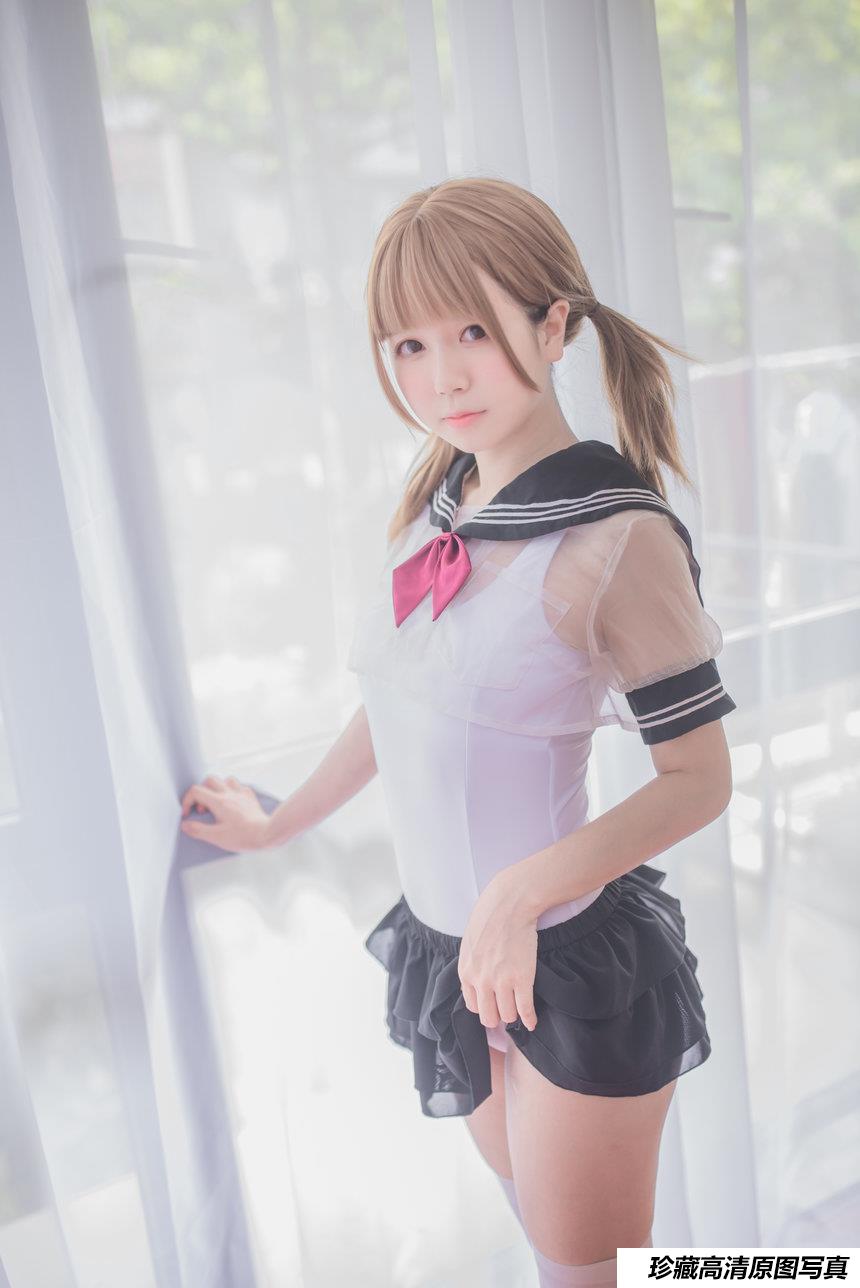 白金Saki写真 – 学生服 [17P]