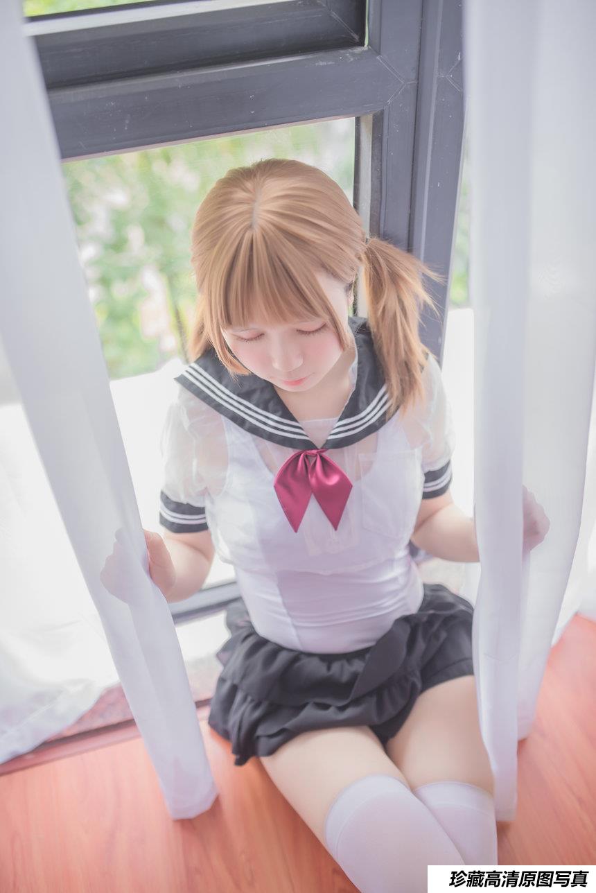 白金Saki写真 – 学生服 [17P]