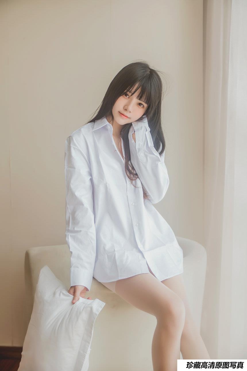 COS 桜桃喵 – 白衬衫散发 [494P]