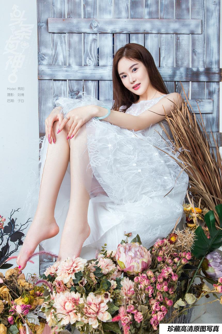 [TouTiao头条女神] 2018.07.27 No.659 易阳-花踪仙子 [11+1P]