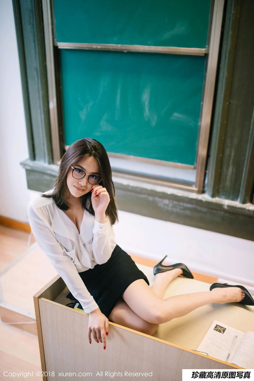 [XIUREN秀人网] 2018.12.14 No.1267  许诺Sabrina [44+1P]-绅士图