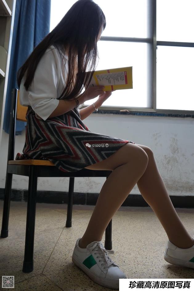 [SIEE丝意] No.005 鱼鱼 图书馆 [80P-124MB]