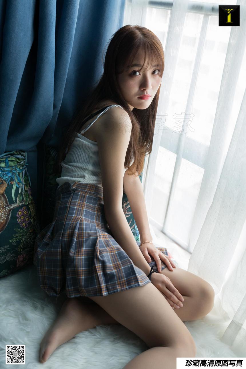 [IESS异思趣向] 2019.05.29 丝享家495：《爱吃零食的婉萍》婉萍[88P29.6M]