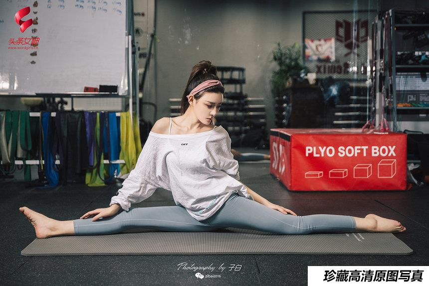 [TouTiao头条女神] 2019-03-12 莫晓希 女神瑜伽 [9+1P]