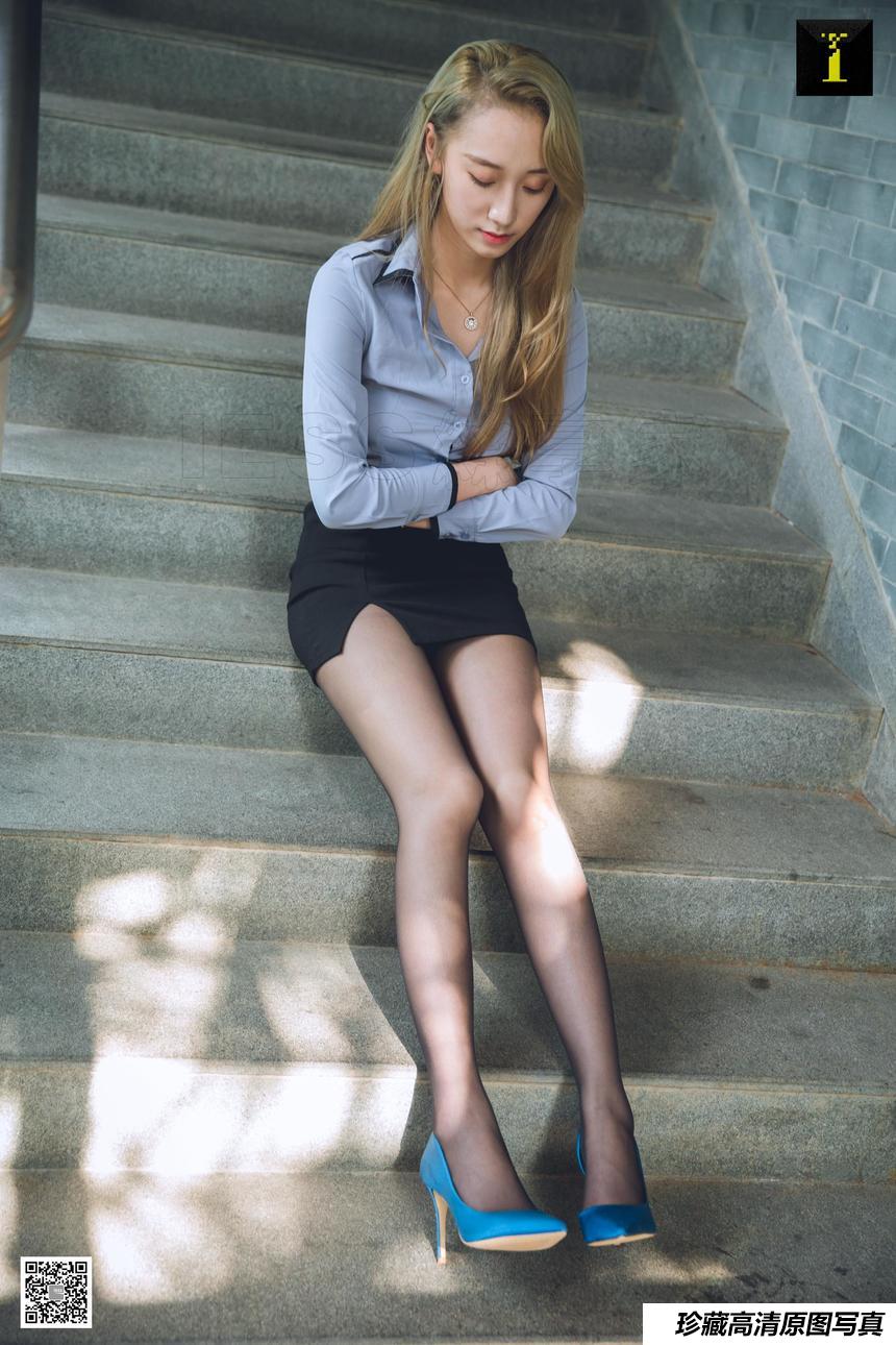 [IESS异思趣向]2019.07.10 丝享家528：可乐 – 乐乐下班后闲坐 [90P]