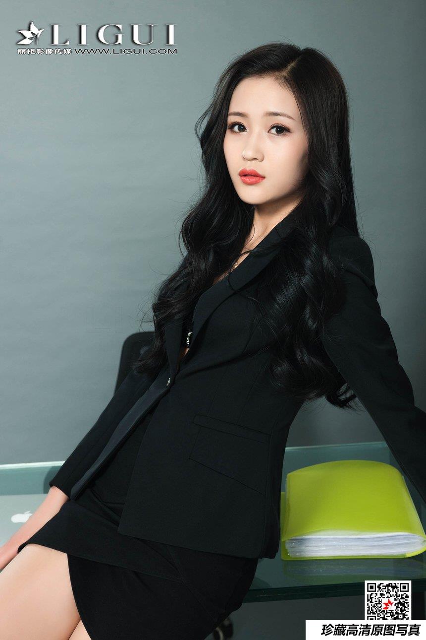 [Ligui丽柜]2019.08.26 网络丽人 Model 玲玲《职场新秀》 [53+1P107M]-绅士图