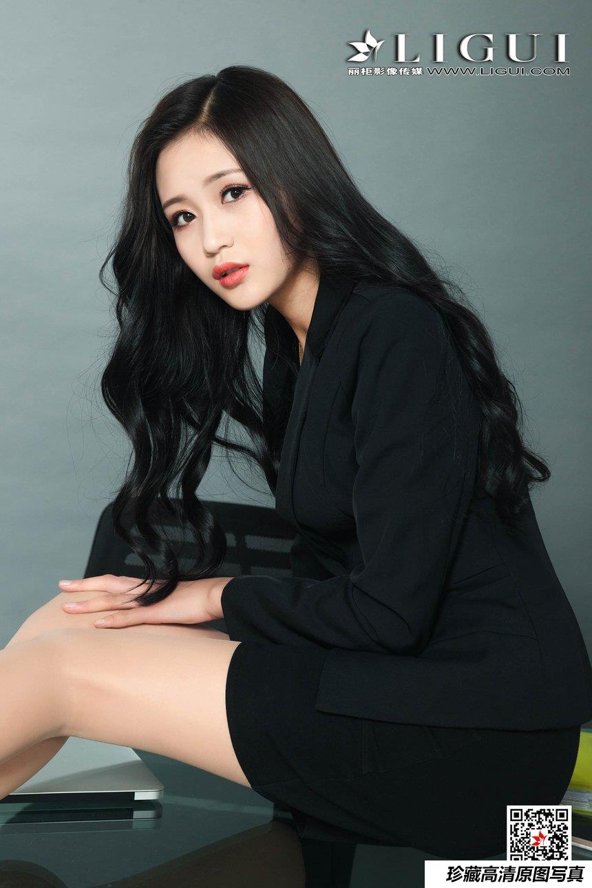 [Ligui丽柜]2019.08.26 网络丽人 Model 玲玲《职场新秀》 [53+1P107M]