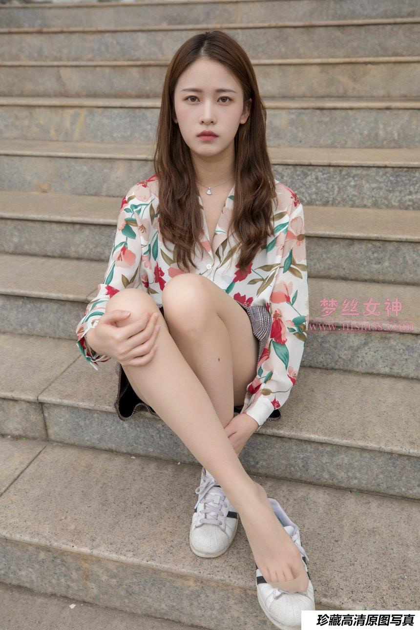 [MSLASS]梦丝女神 - 魏婷婷 宿楼丝袜玉足女神 [67P1V-995MB]