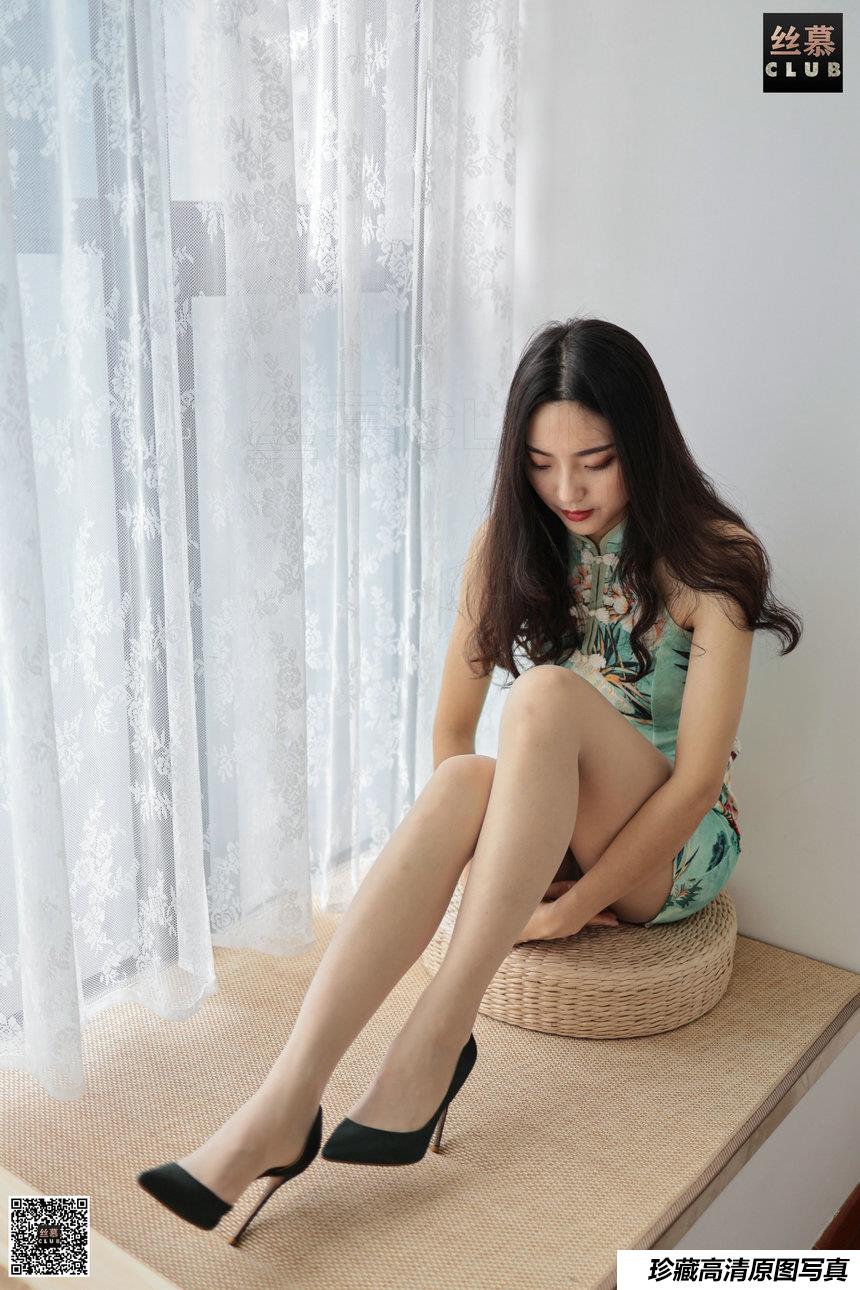 丝慕写真 佳佳的青花色旗袍 [66P]
