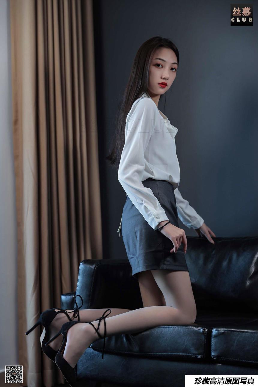 丝慕写真 晴晴 - 与众不同的气质 [68P]