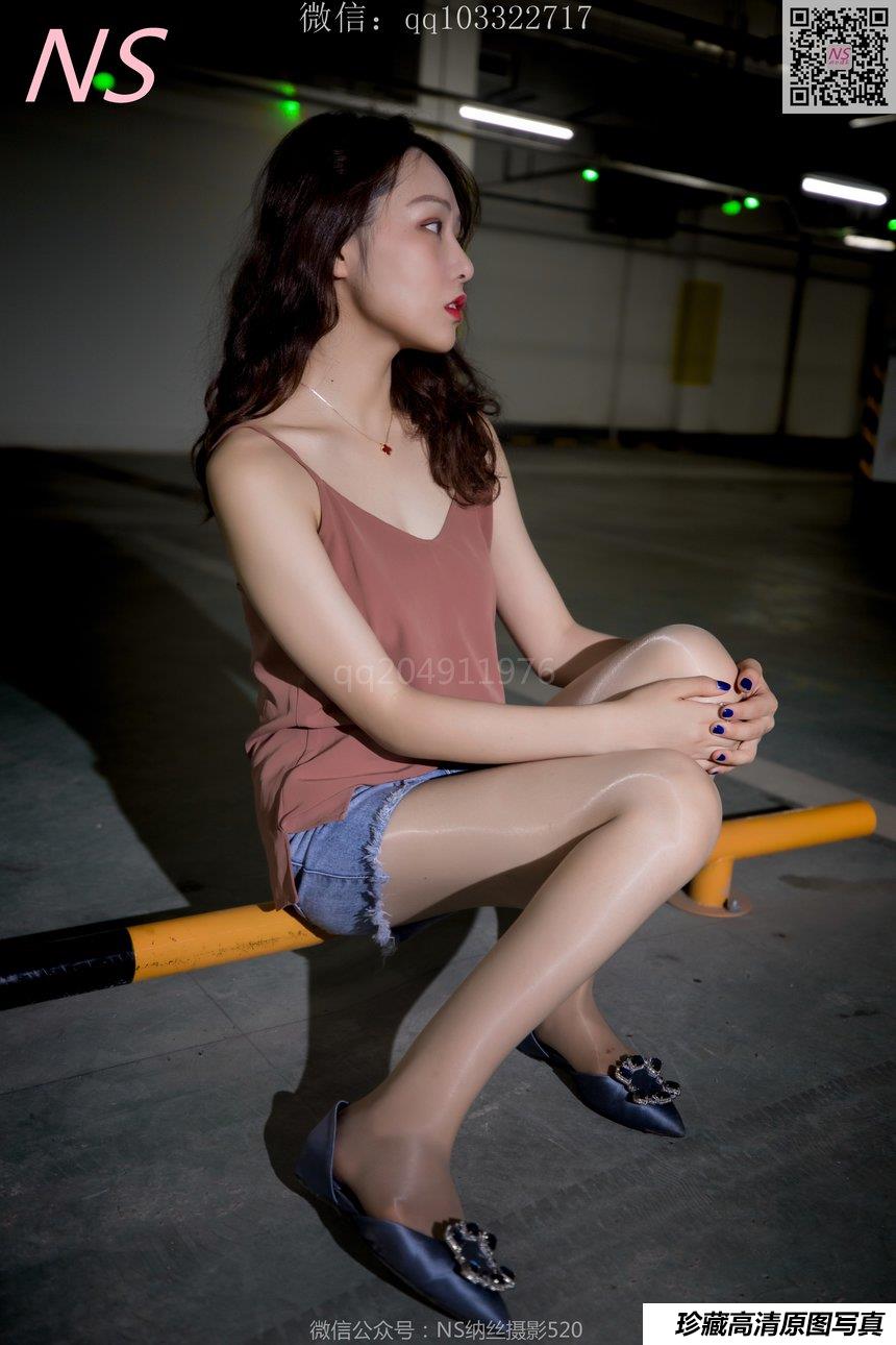 纳丝摄影 小朱茵 地下车库的丝袜美腿女郎 [64P-423MB]