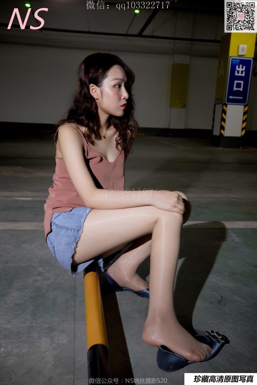 纳丝摄影 小朱茵 地下车库的丝袜美腿女郎 [64P-423MB]