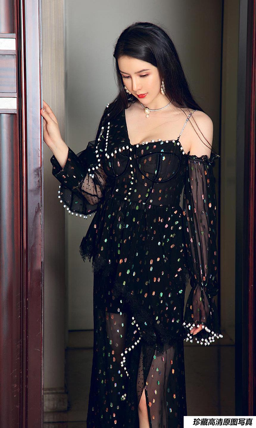 [Ugirls尤果网] 爱尤物 2019.10.13 No.1607 李丽莎 低温性感 [35P]