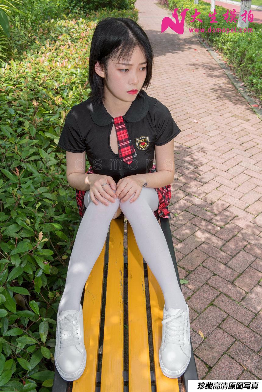 大生模拍 No.005 小雅 阳光下的白丝 [55P1V-525MB]