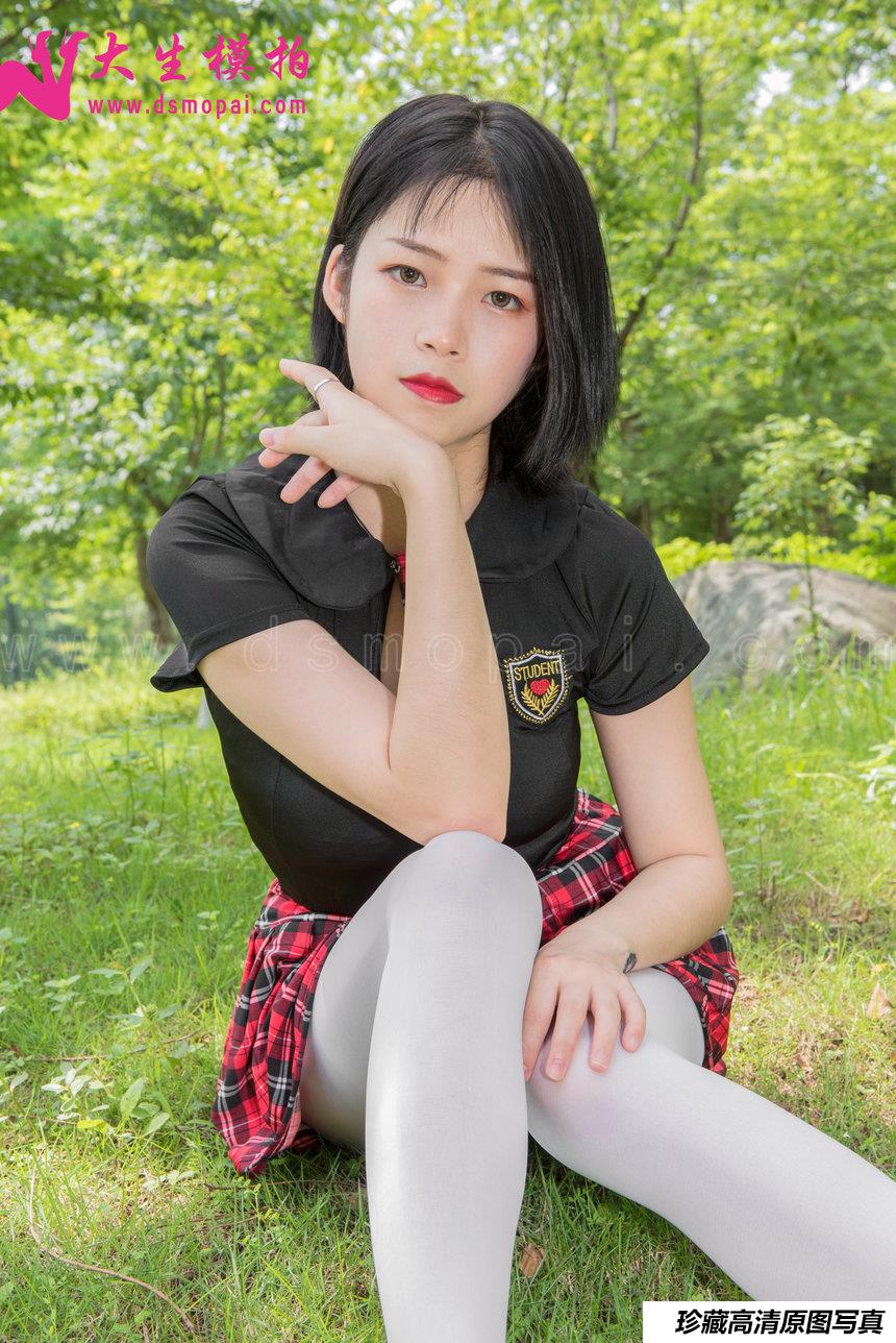 大生模拍 No.005 小雅 阳光下的白丝 [55P1V-525MB]