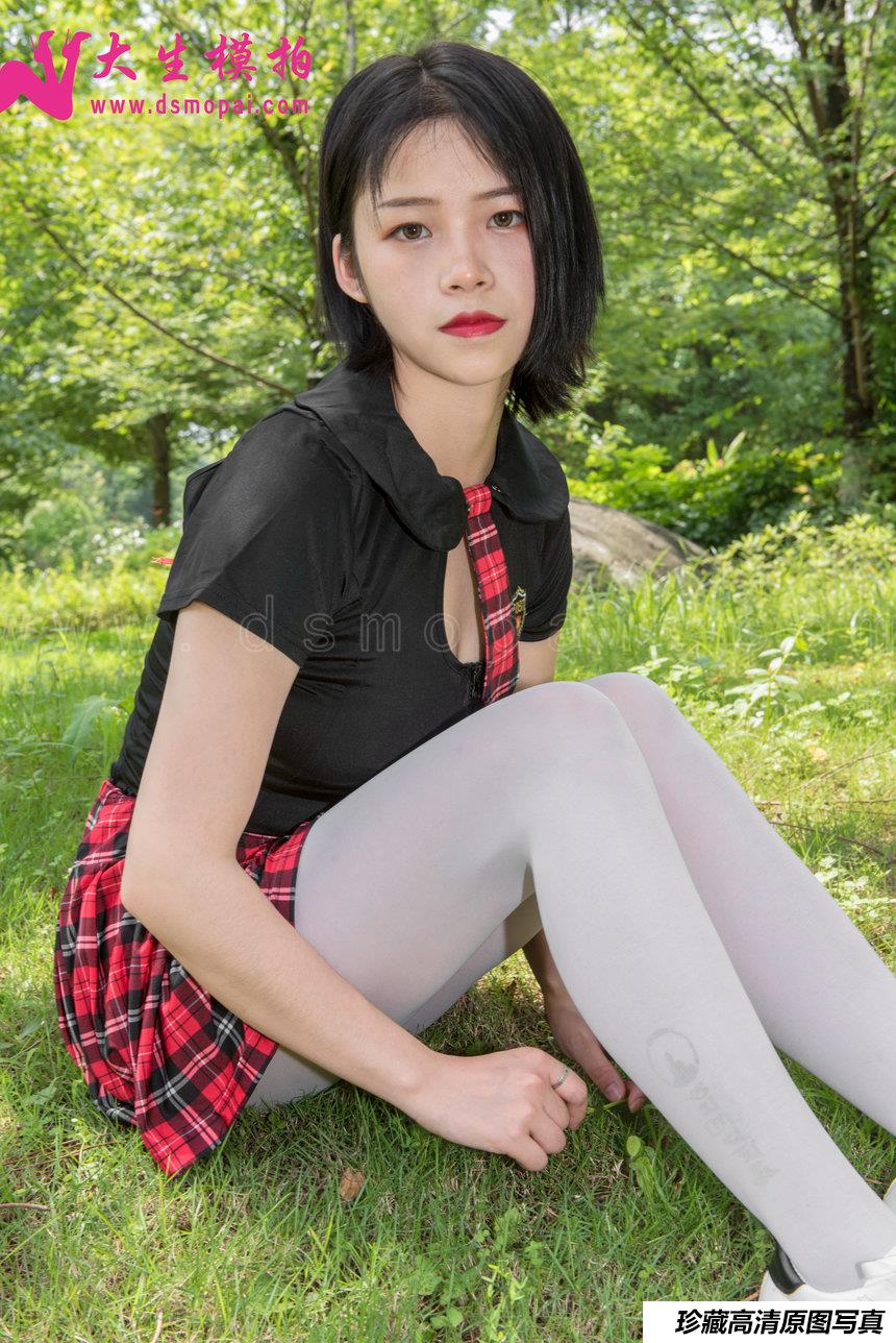 大生模拍 No.005 小雅 阳光下的白丝 [55P1V-525MB]