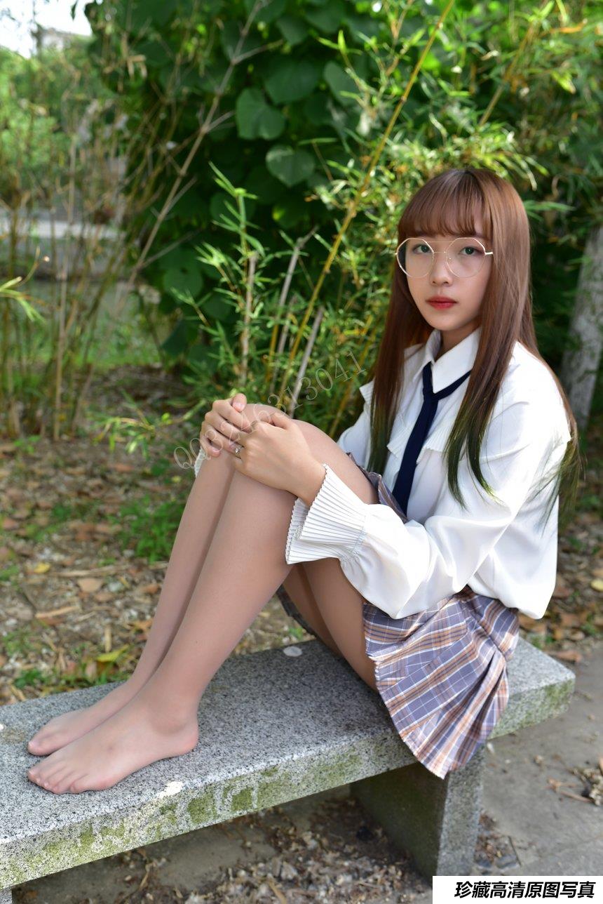 大生模拍 No.004 小蕊 苏格兰情调小短裙 [65P1V-404MB]