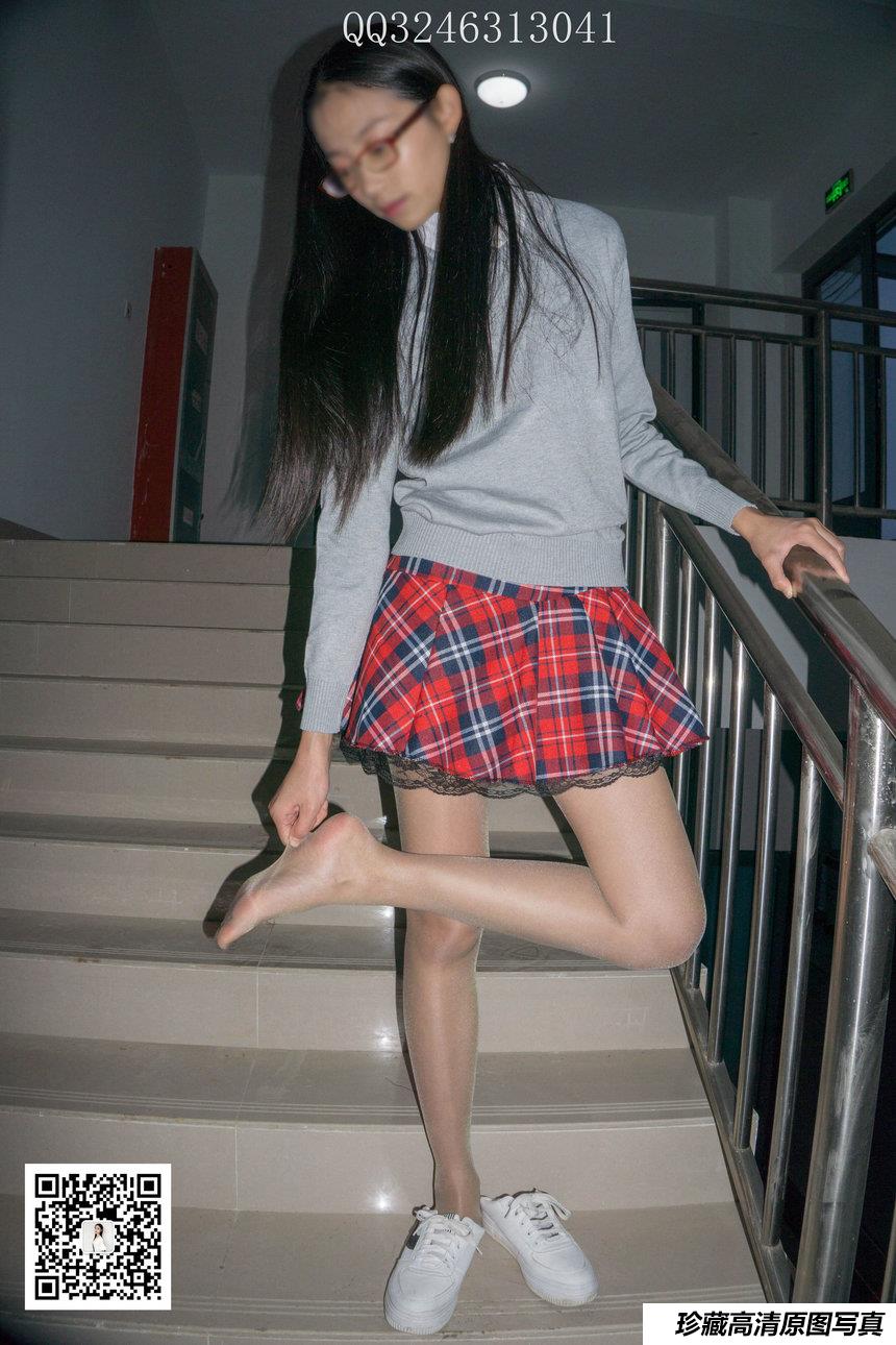 大生模拍 No.023 轩轩 夜色中的亮丝丝【内有视频资源】