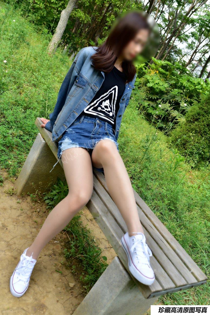 大生模拍 No.032 依依 喜欢穿丝袜的女孩 [51P-212MB]