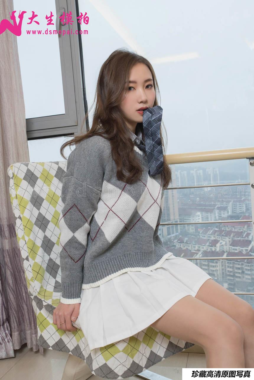 大生模拍 No.044 允儿 落地窗边美丝丝 [53P1V-318MB]