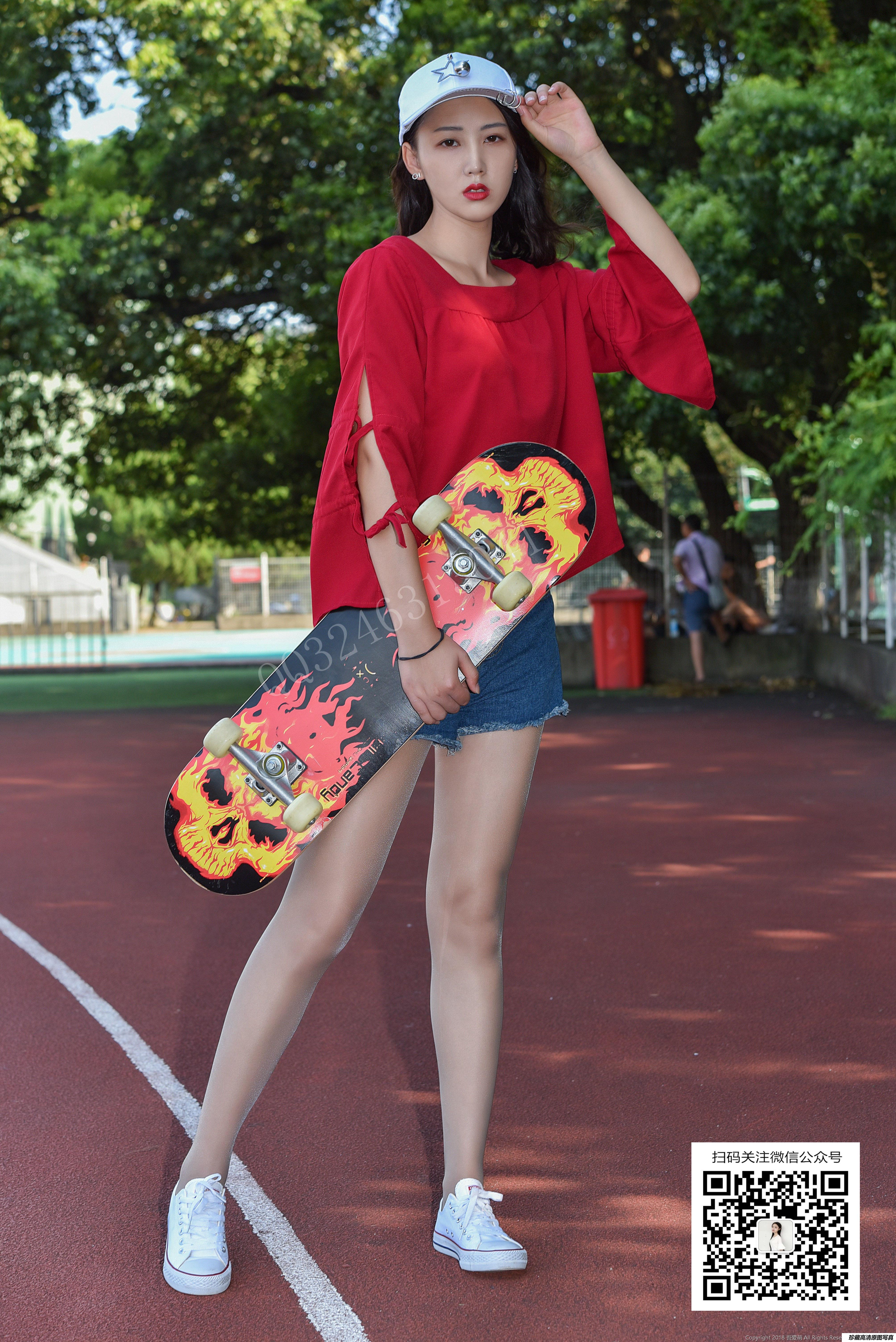 大生模拍 No.043 悦悦 穿着丝袜玩滑板 [45P-159MB]