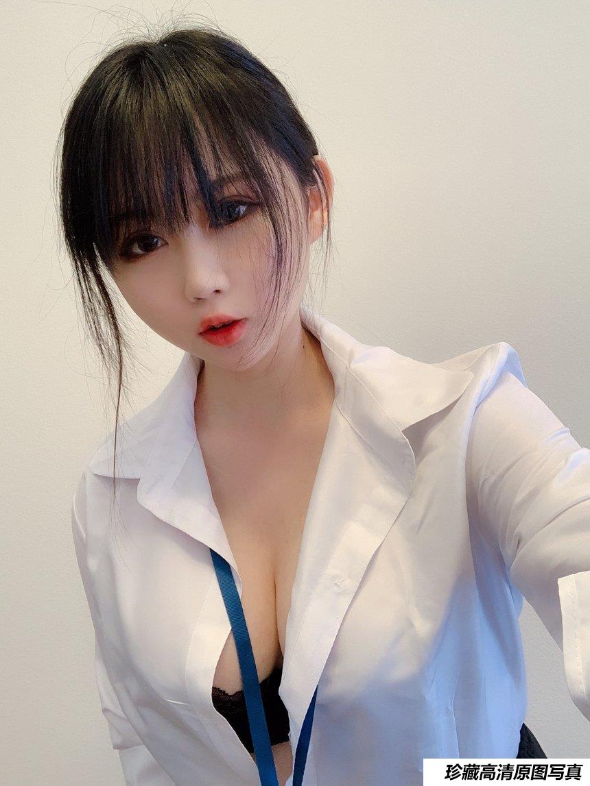 是依酱吖 - 黑丝制服 [29P-57MB]