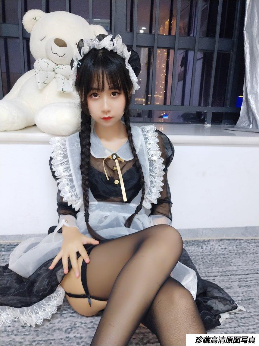 萌芽儿o0 - 透明女仆自拍 [26P-100MB]