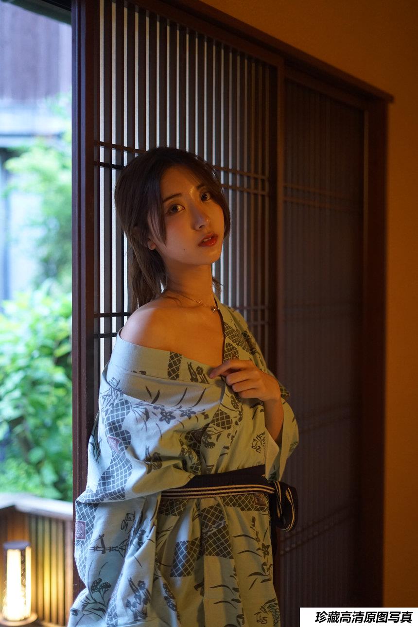 黑川 - 温泉浴衣 [13P-110MB]