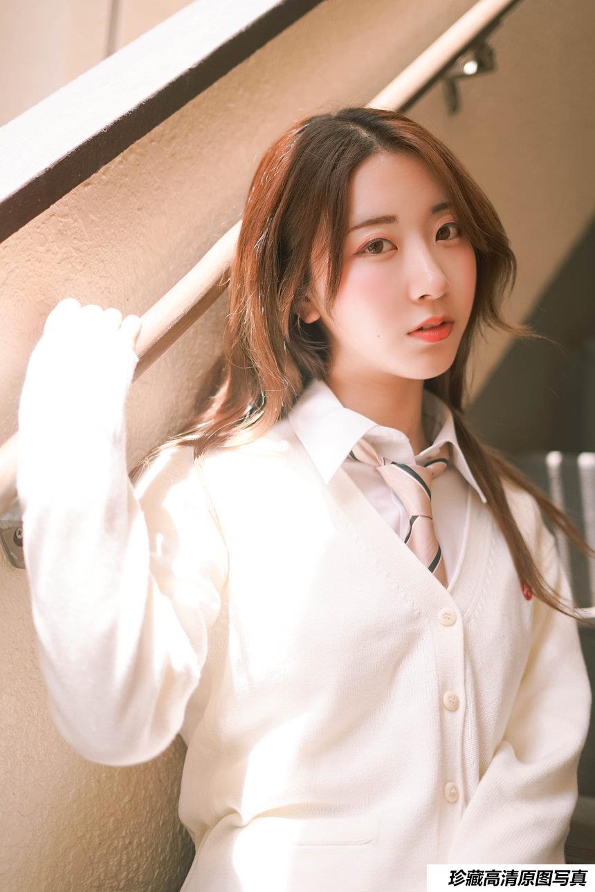 黑川 - 楼道 [22P-114MB]