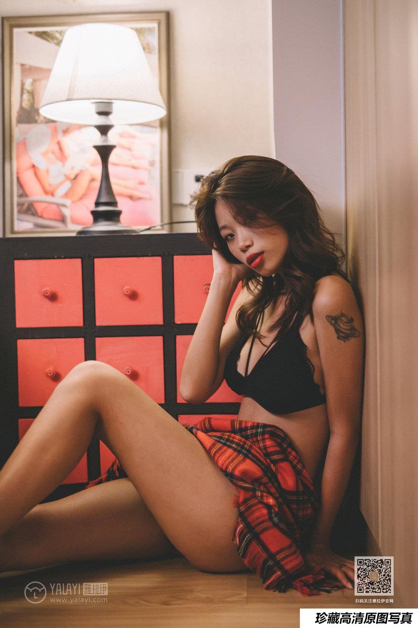 [YALAYI雅拉伊] 2020.04.08 Y599  静初《她们出去了》[50+1P]