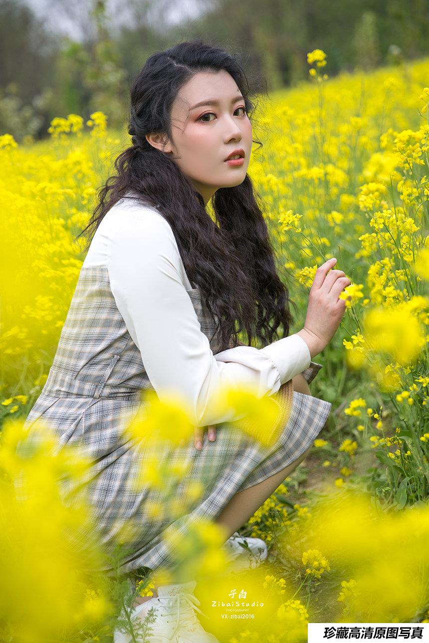 [TouTiao头条女神] 2020-04-20 钟晴 油菜花的晴天
