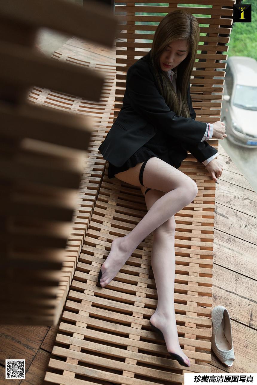 IESS异思趣向 羽西 鱼嘴与吊带袜 [95P]