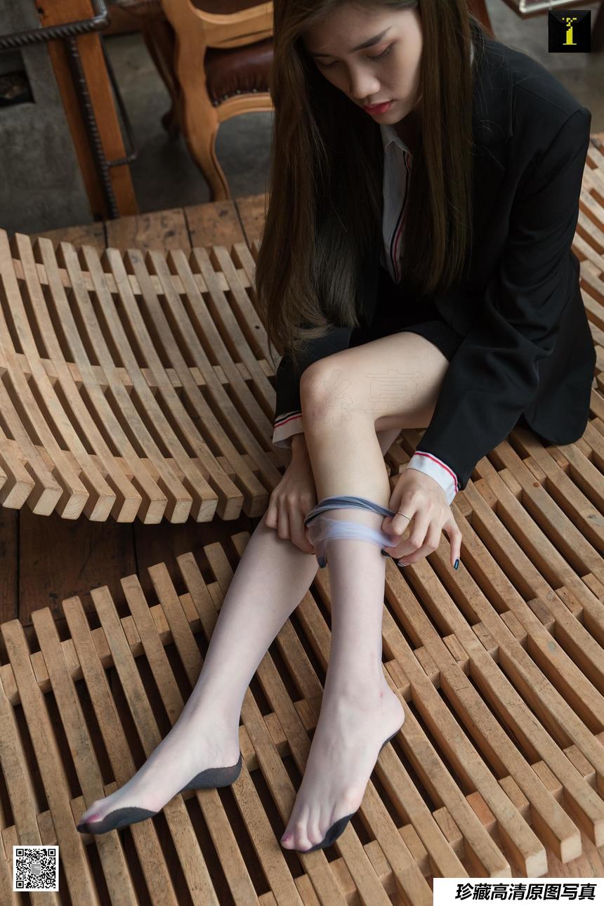 IESS异思趣向 羽西 鱼嘴与吊带袜 [95P]