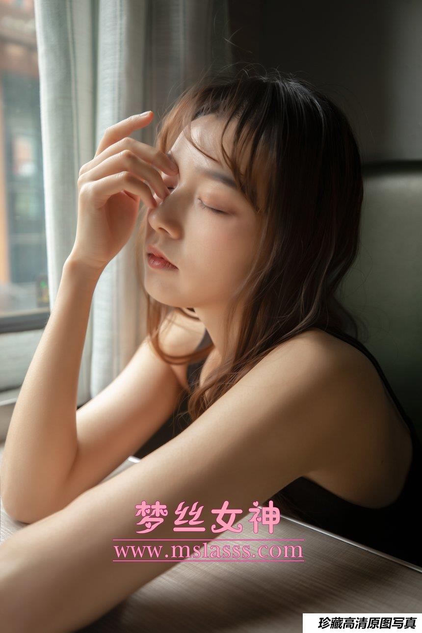 [MSLASS梦丝女神] 2020.04.25 NO.110 玥玥《火车超自然系》[60+1P594M]