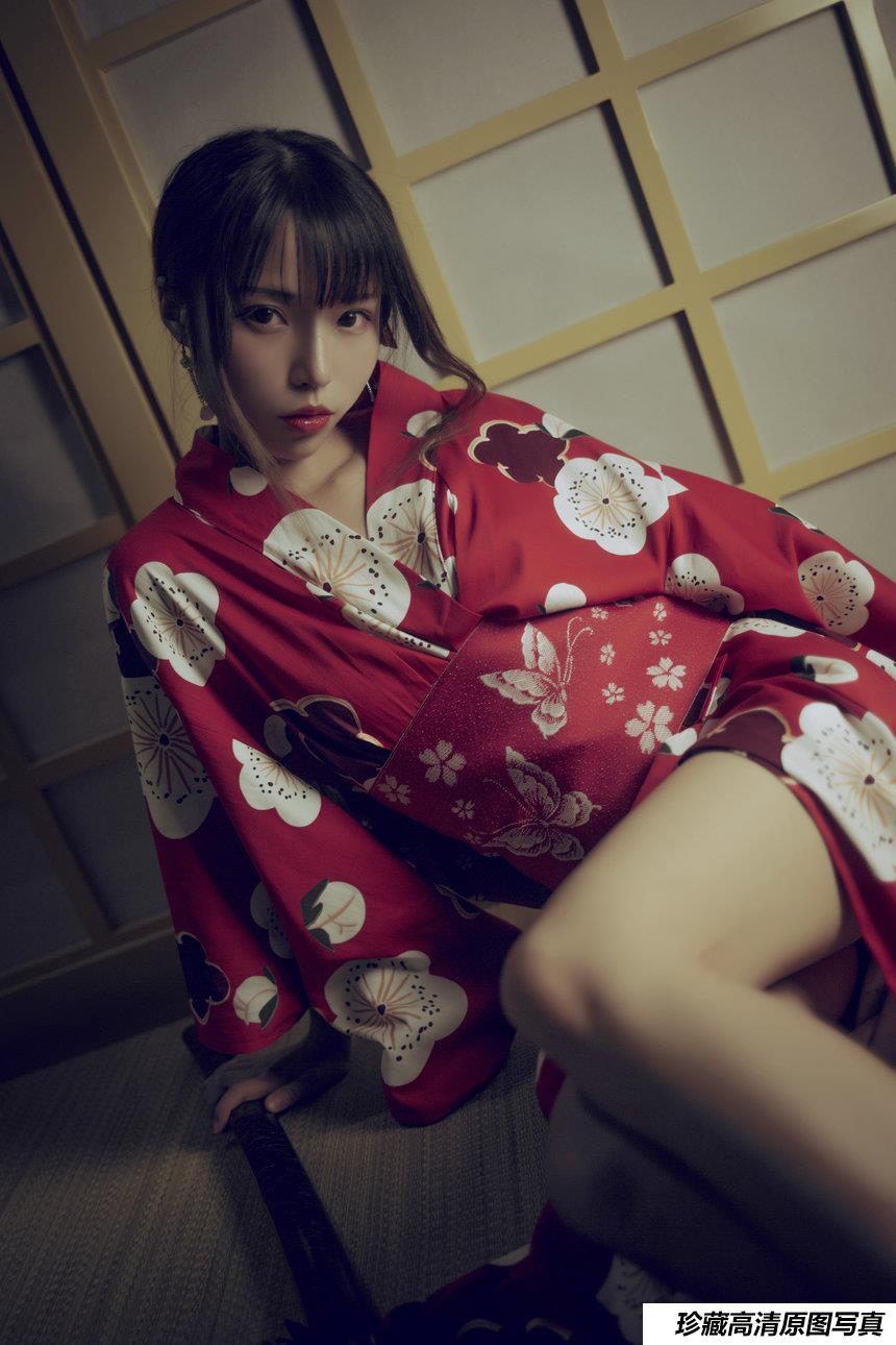 白易子教主：纤细身躯藏有胸猛好欧派，清纯抚媚兼备满足每个人 [31P]