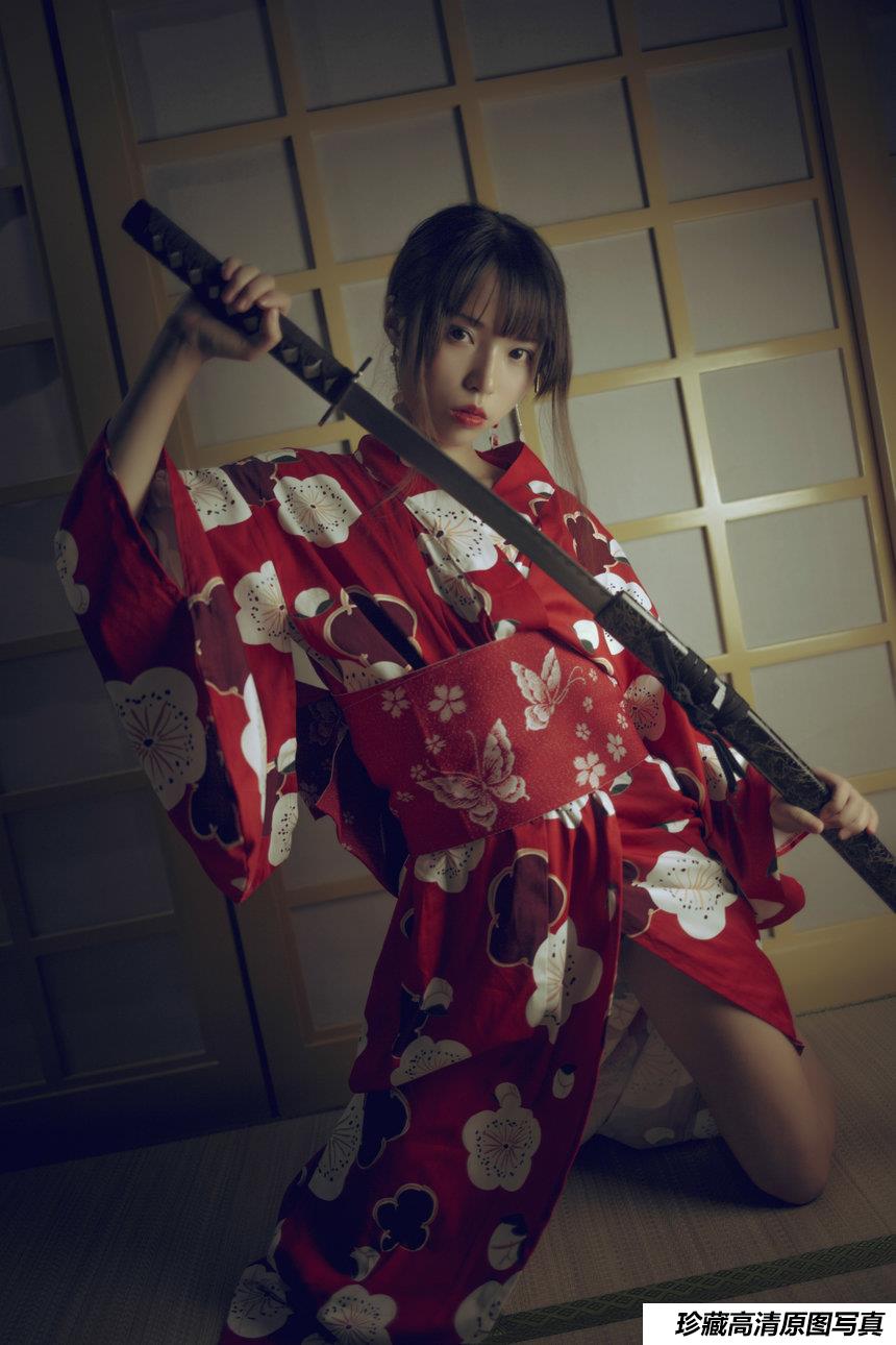 白易子教主：纤细身躯藏有胸猛好欧派，清纯抚媚兼备满足每个人 [31P]